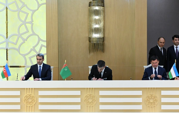Azərbaycan, Türkmənistan və Özbəkistan liderlərinin iştirakı ilə sənədlər imzalanıb