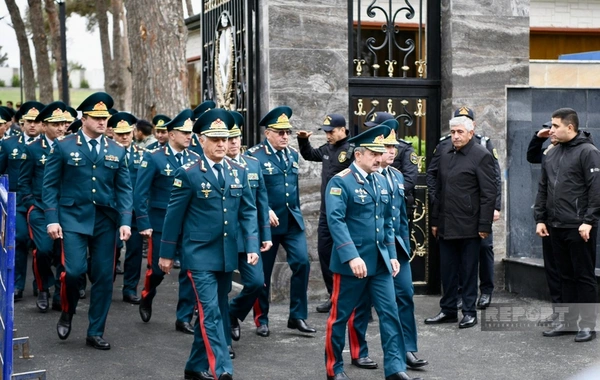 Dövlət rəsmiləri Hərbi Memorial Məzarlığı ziyarət ediblər