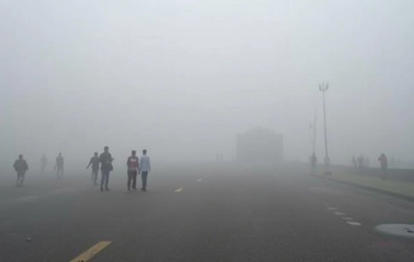 Hindistanda güclü duman hava nəqliyyatını iflic etdi: 128 reys ləğv olundu