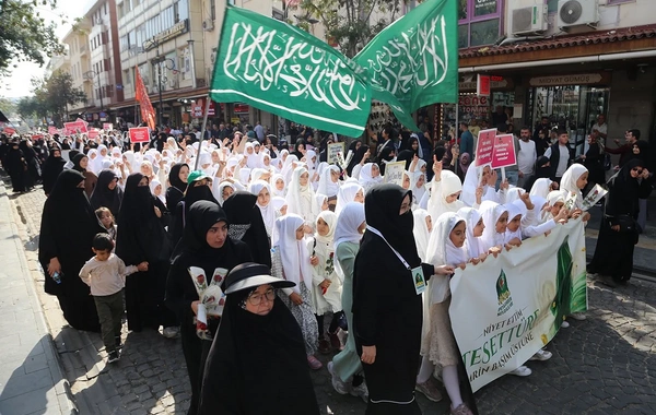 İranın çirkin hicab oyunu: Sahar Azəri ifşa olundu