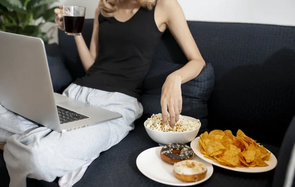 Названы продукты, провоцирующие переедание