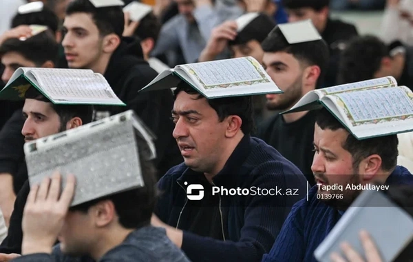 İlk Qədr gecəsindən FOTOLAR