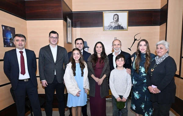 Лейла Алиева и Алёна Алиева посмотрели спектакль "Ромео и Джульетта"