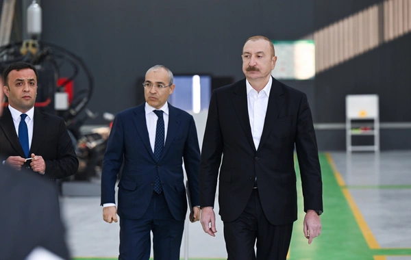 İlham Əliyev Ağdamda metal elektrik dirəklərinin istehsalı müəssisəsinin açılışında iştirak edib