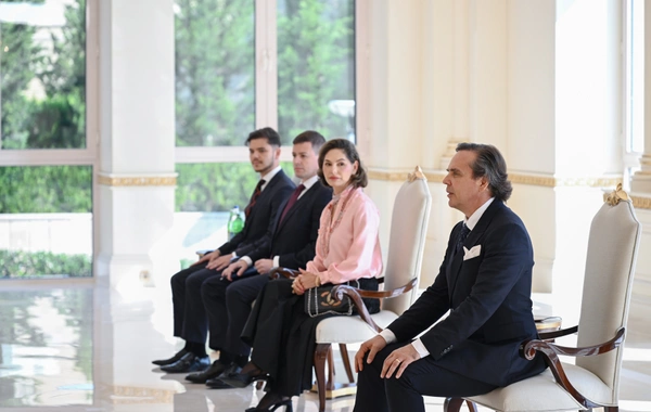 İlham Əliyev Kambocanın Azərbaycanda yeni təyin olunmuş səfirinin etimadnaməsini qəbul edib