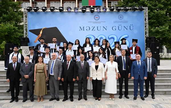 Azərbaycan Əmək və Sosial Münasibətlər Akademiyasında "Məzun günü" qeyd olunub