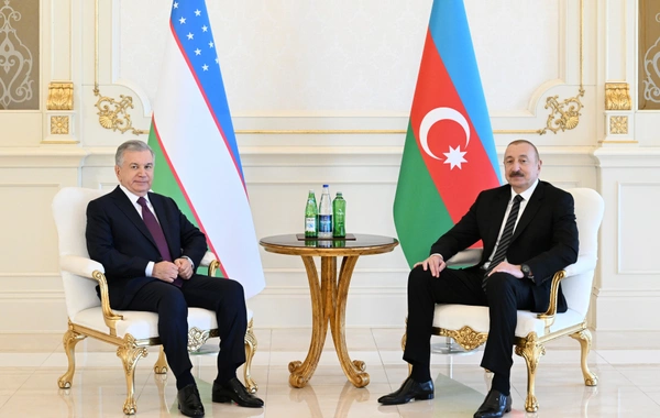 İlham Əliyevin Şavkat Mirziyoyevlə təkbətək görüşü başlayıb