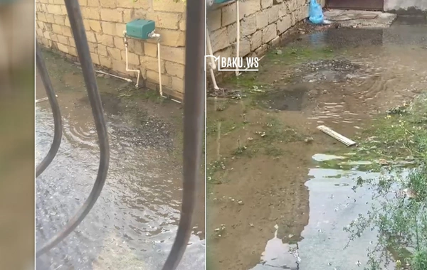 Xırdalanda içməli su borusu PARTLADI - Həyəti su basdı