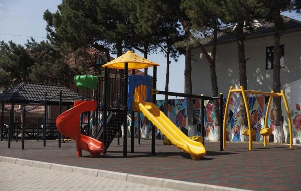Suraxanıda 14 İyul küçəsi və parkda abadlıq işləri aparılıb