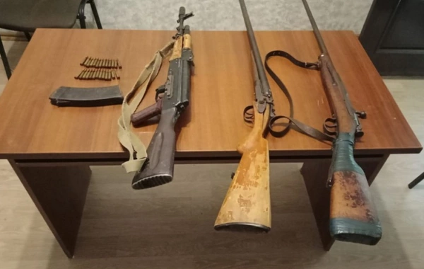 Polis 13 tüfəng aşkarladı