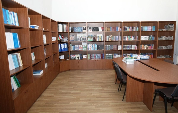 AHİK sədri qurumun Əmək və Sоsial Münasibətlər Akademiyasında tədrisin vəziyyəti ilə maraqlanıb