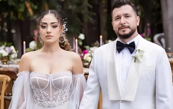 Survivora gedən İbrahim Tatlısesin qızı həyat yoldaşı ilə belə sağollaşdı