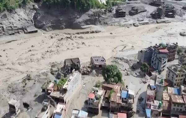 Nepalda daşqında ölənlərin sayı 900-ü ötdü