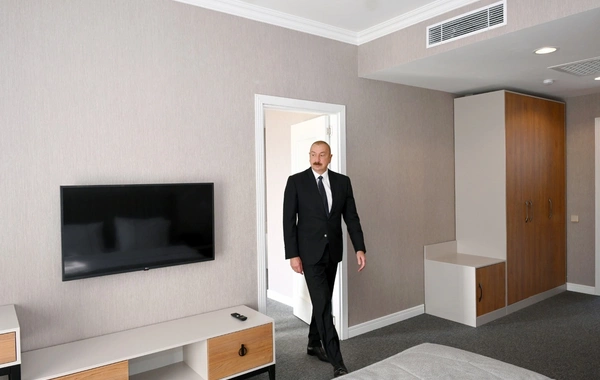 İlham Əliyev Səməd Vurğun adına Yaradıcılıq Evinin açılışında iştirak edib