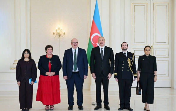 Prezident İlham Əliyev Böyük Britaniyanın Azərbaycanda yeni təyin olunmuş səfirinin etimadnaməsini qəbul edib