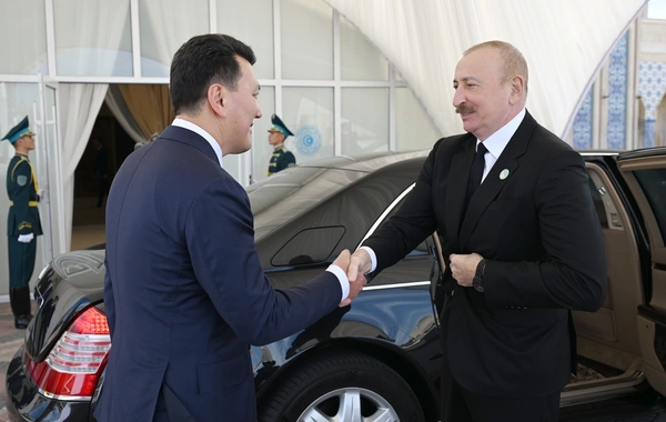 Prezident İlham Əliyev və TDT-nin qeyri-rəsmi Zirvə görüşünün digər iştirakçıları Türküstanda bir sıra mədəni məkanlarla tanış olublar