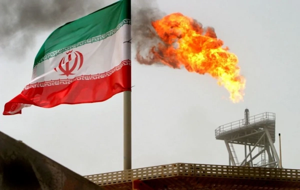 СМИ: США разрешат Ирану немедленно возобновить экспорт нефти