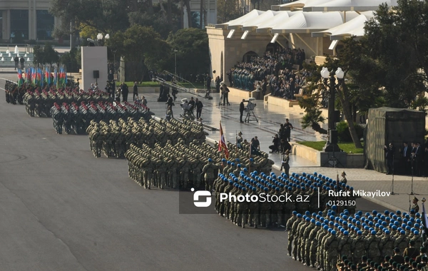 Bakıdakı hərbi paraddan maraqlı FOTOLAR