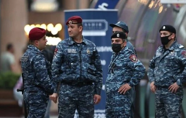 Ermənistanda bir neçə polis əməkdaşı mənimsəmə cinayətinə görə həbs edilib