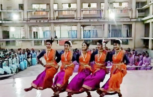 Лейла Алиева и Арзу Алиева посетили детский дом в Дакке