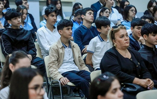 Milli dəyərlər və gənclərin gələcəyi mövzusunda tədbir keçirilib