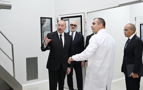 İlham Əliyev Pirallahı Sənaye Parkında dərman istehsalı müəssisəsinin açılışında iştirak edib