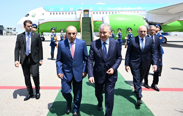 Президент Узбекистана Шавкат Мирзиёев прибыл с государственным визитом в Азербайджан
