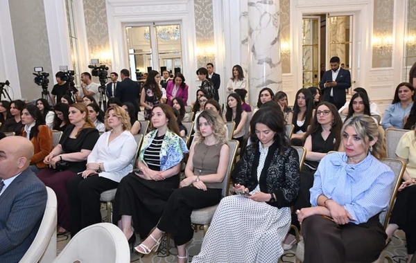 "Qızların təhsilinə dəstək" layihəsinin II Məzun Günü keçirilib