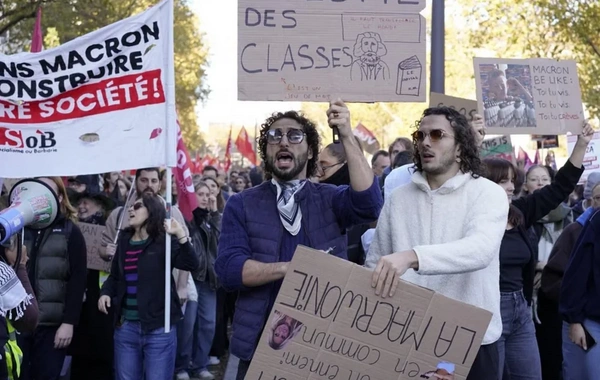 Fransa Daxili İşlər Nazirliyi etirazlarda 15 mindən çox şəxsin iştirak etdiyini açıqlayıb