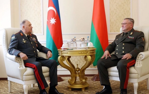 Azərbaycan Ordusunun Baş Qərargah rəisi belaruslu həmkarı ilə görüşüb