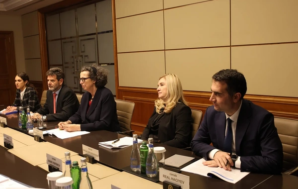 Maliyyə Nazirliyində AYİB ilə əməkdaşlığın perspektivləri müzakirə olunub