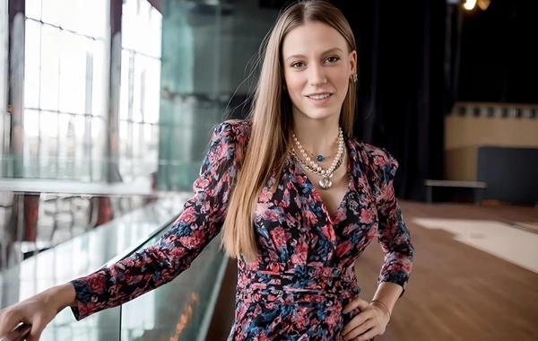 Serenay Sarıkaya ilk dəfə atasının fotosunu paylaşdı