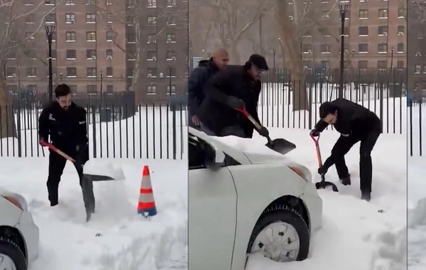 Nyu-York meri kürəklə qar təmizlədi