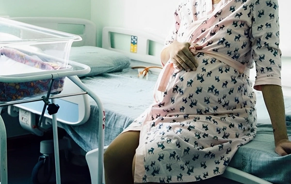 В Азербайджане 15-летняя девочка стала матерью: полиция возбудила дело