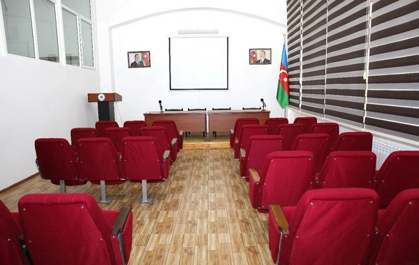 AHİK sədri qurumun Əmək və Sоsial Münasibətlər Akademiyasında tədrisin vəziyyəti ilə maraqlanıb