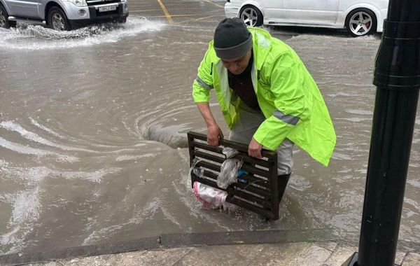 Коммунальные службы Баку работают в усиленном режиме