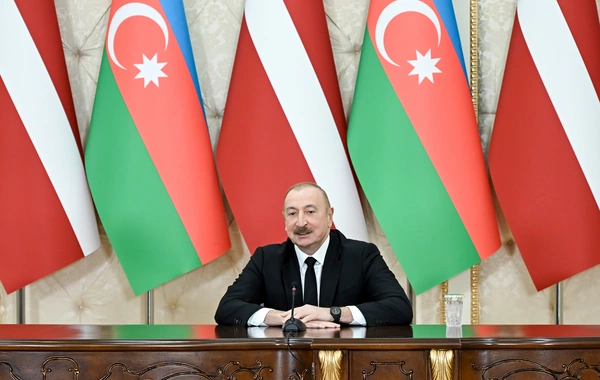Azərbaycan və Latviya prezidentləri mətbuata bəyanatlarla çıxış edirlər