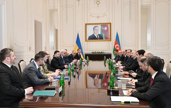 Qəbələdə İlham Əliyevin Volodimir Zelenski ilə geniş tərkibdə görüşü keçirilir