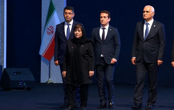 Azərbaycan nümayəndə heyəti Əli Xameneinin vida mərasimində iştirak edib
