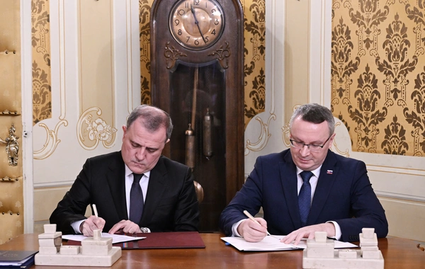 Bratislavada Azərbaycan ilə Slovakiya arasında bir sıra sənədlər imzalanıb
