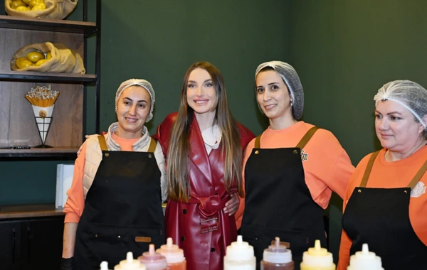 Alyona Əliyeva Novruz yarmarkasını ziyarət edib