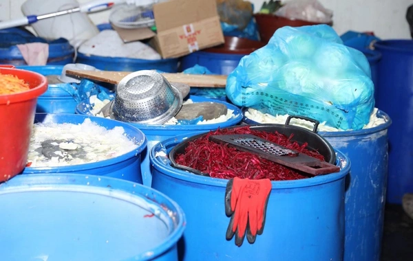 Açıq şəkildə satılan kələm turşusu ilə bağlı araşdırma aparılır