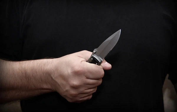 Cəlilabad sakini bıçaqlanıb, əmisi oğlu şübhəli bilinir