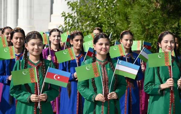 Aşqabadda MAMA "Ana təbiət" beynəlxalq incəsənət sərgisi açılıb