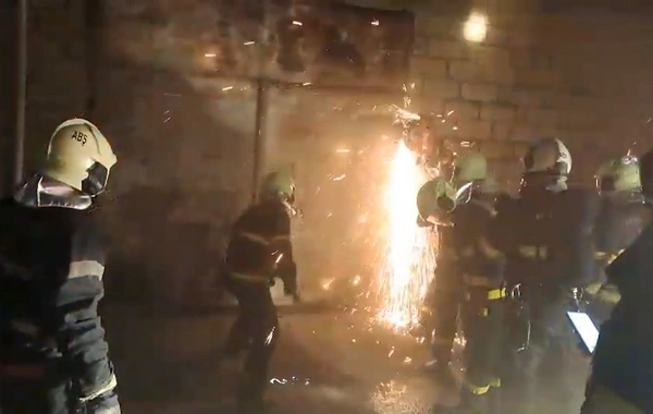 Xırdalanda anbarda güclü yanğın olub