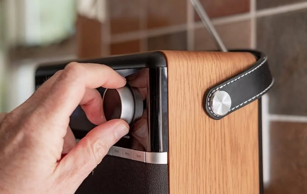 В эфире американской радиостанции судного дня засекли редкое сообщение