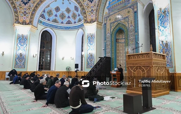 İlk Qədr gecəsindən FOTOLAR