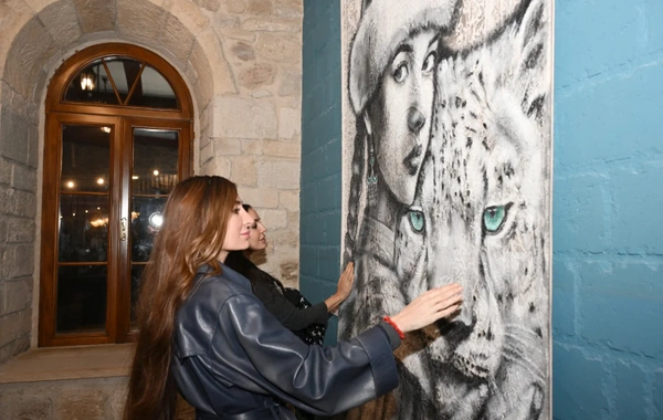Leyla Əliyeva və Arzu Əliyeva Beynəlxalq Xalça Festivalını ziyarət ediblər