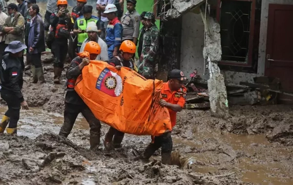 Bu ölkədə güclü yağışlar səbəbilə ölənlərin sayı 1030-a yüksəldi