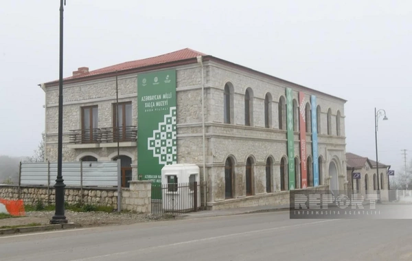 Diplomatik korpusun nümayəndələri Şuşadakı xalça muzeyi ilə tanış olublar